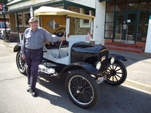 Herb, Baujahr 1936, mit seinem Ford T, Baujahr 1922