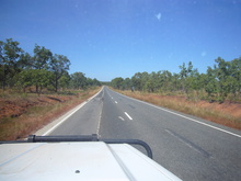 Nach Edith Falls geht es zwangsläufig wieder über den Stuart Highway.